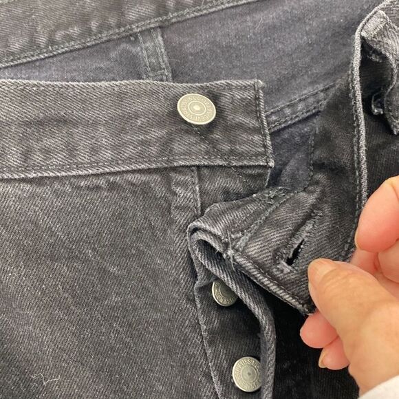 Levi's 501 Women's Denim Jeans Button Fly Straight Leg Black Size 42/30 - Picture 6 of 13